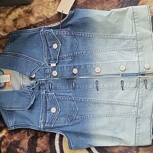 BNWT Levis faded  trucker vest